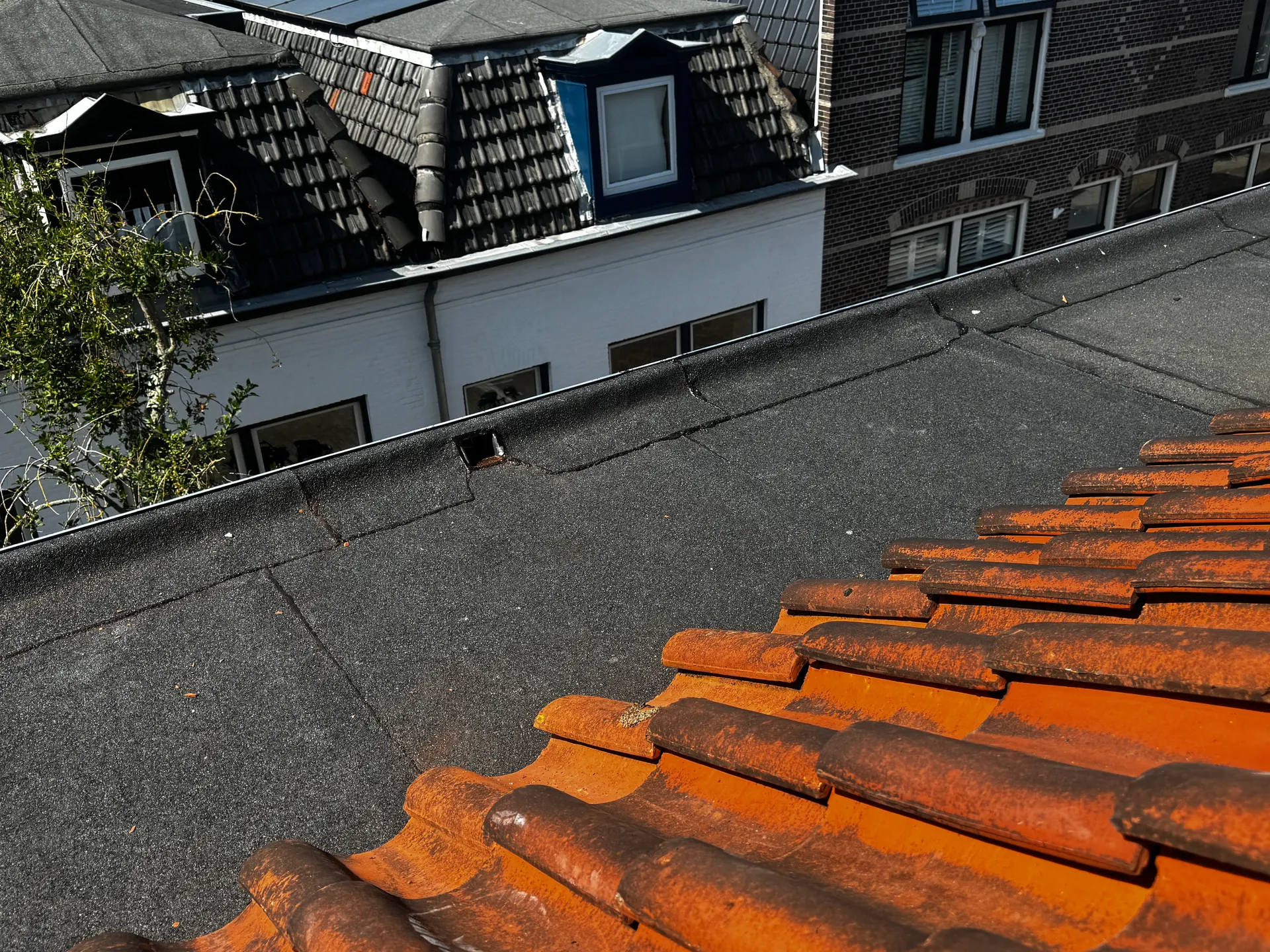Afwerking van de bitumineuze dakbedekking